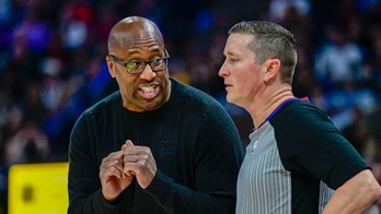 Kings coach Mike Brown upset with NBA fans' All-Star Game voting