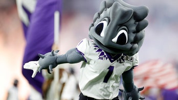 Shaq to eat horned frog after losing TCU bet