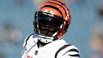 Bengals' Tee Higgins' family slams suggestion wide receiver was at fault for Damar Hamlin situation
