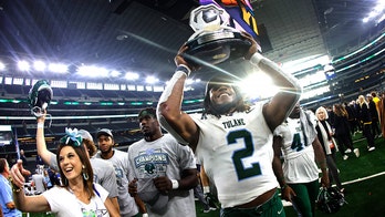 Tulane scores 16 points in under 5 minutes to shock USC at Cotton Bowl Classic