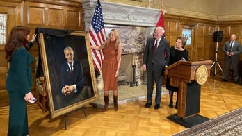 Official portrait of Arkansas Gov. Hutchinson unveiled