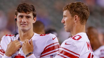 Giants great Eli Manning gives Daniel Jones advice ahead of first career playoff game