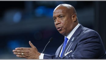 Kevin Warren bolts Big Ten to become next Bears president and CEO