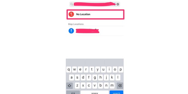 Choose No Location to remove the location from the image.