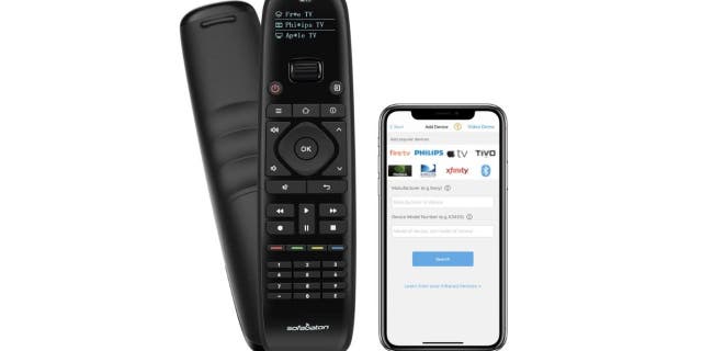 SofaBaton hadir dengan sejumlah fitur yang mengejutkan. Yakni, dapat digunakan pada perangkat inframerah dan Bluetooth, kompatibel dengan total lebih dari 500.000 perangkat. Ini dapat digunakan di 15 perangkat di rumah Anda dan bahkan telah diprogram sebelumnya untuk AppleTV, Xbox One, dan Roku, meskipun bukan tongkat Roku.