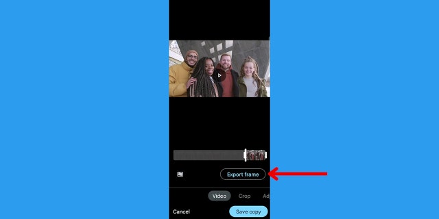 Display image of extracting a picture from a video in Google Photos