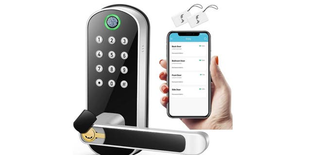 Sifely Keyless Entry Door Lock memungkinkan akses ke rumah Anda melalui sidik jari, kode, fob, dan aplikasi.
