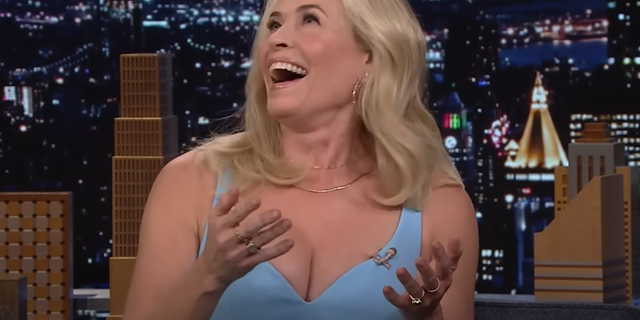 Chelsea Handler sebagai tamu di The Tonight Show Dibintangi oleh Jimmy Fallon