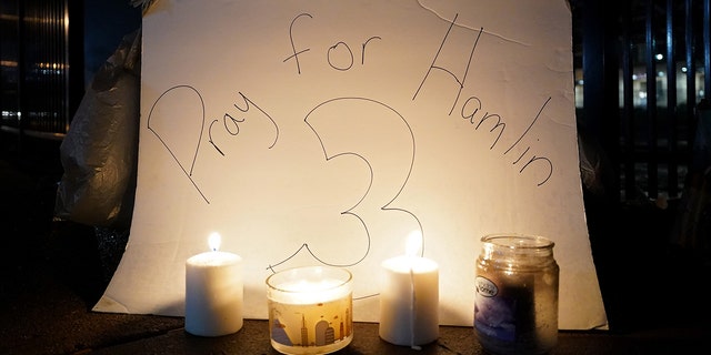 A vigil is shown at the University of Cincinnati Medical Center for Buffalo Bills football player Damar Hamlin after he collapsed following a tackle during a game against the Cincinnati Bengals and was transported by ambulance to the hospital on May 3. January 2023 in Cincinnati, Ohio.