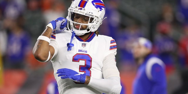 Buffalo Bills safety Damar Hamlin, #3, warms up before the game against the Buffalo Bills and Cincinnati Bengals on January 2, 2023 at Paycor Stadium in Cincinnati.