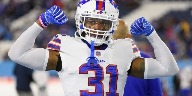 La seguridad de los Buffalo Bills, Damar Hamlin (31), antes de un partido de fútbol americano de la NFL contra los Tennessee Titans el lunes 18 de octubre de 2021 en Nashville.