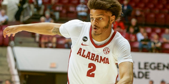 Alabama's Darius Miles controls the ball against Longwood during the first half at Coleman Coliseum in Tuscaloosa, Alabama, on Nov. 7, 2022.