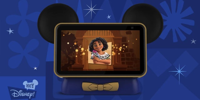 Hai Disney! menampilkan banyak karakter