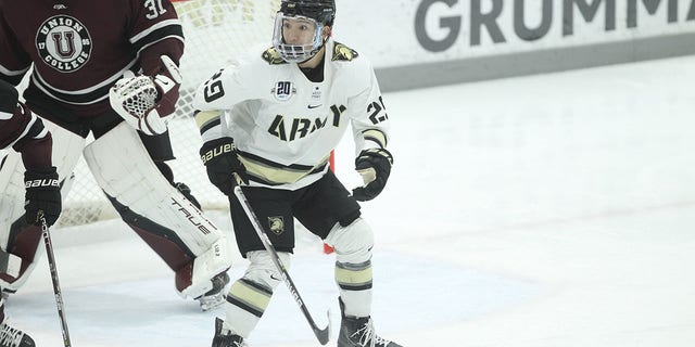 Army hockey player Eric Huss 
