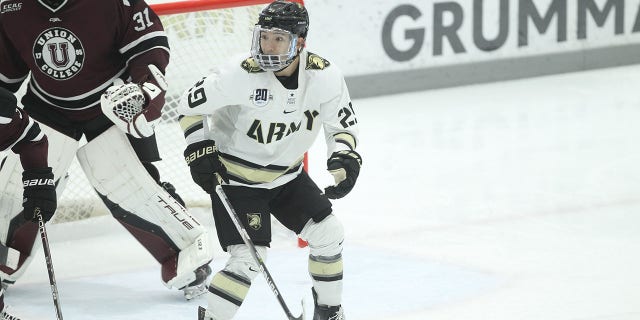 Army hockey player Eric Huss 