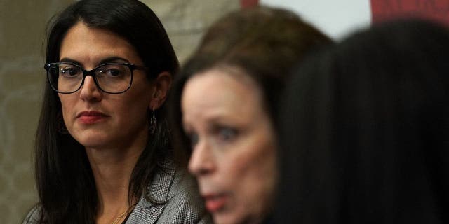 Direktur Human Rights Watch Washington Sarah Margon mendengarkan selama diskusi di Hoover Institution, 18 Oktober 2018, di Washington, DC