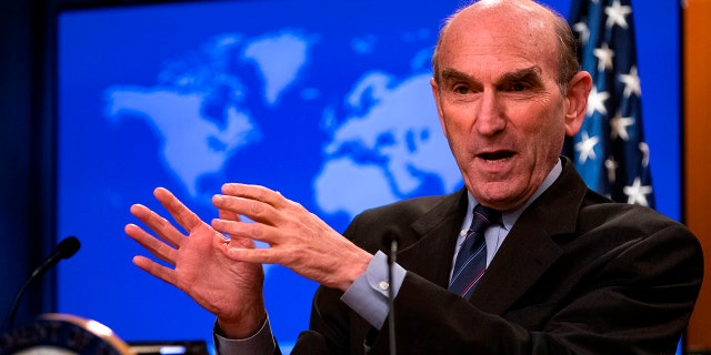 Mantan Perwakilan Khusus AS untuk Venezuela Elliott Abrams berbicara dengan wartawan selama pengarahan di Departemen Luar Negeri pada 25 Juni 2019, di Washington, DC