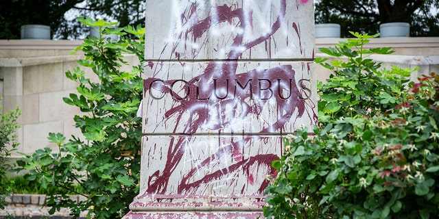 Het voetstuk waarop een standbeeld van Christoffel Columbus stond, is afgebeeld op 11 juni 2020 in Richmond, Virginia. 