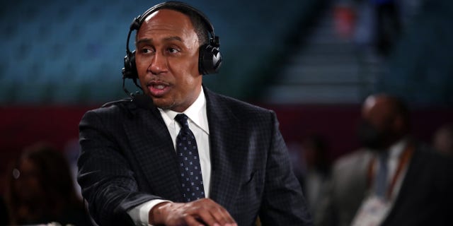 ESPN host rips sports-politics ‘hypocrisy,’ but says athletes should understand issues ESPN host rips sports-politics ‘hypocrisy,’ but says athletes should understand issues