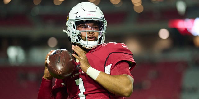 Kyler Murray #1 of the Arizona Cardinals warms up before kickoff against the New England Patriots at State Farm Stadium on December 12, 2022 in Glendale, Arizona. 
