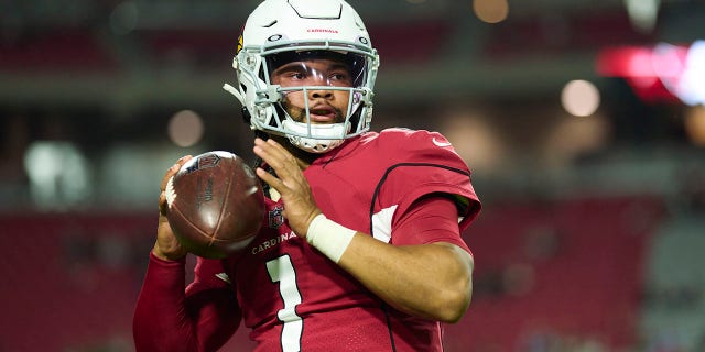 Kyler Murray #1 of the Arizona Cardinals warms up before kickoff against the New England Patriots at State Farm Stadium on December 12, 2022 in Glendale, Arizona. 