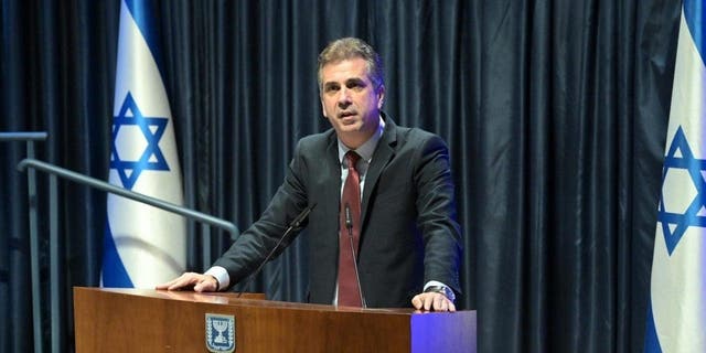 Menteri Luar Negeri Israel Eli Cohen berbicara selama konferensi pers di Yerusalem pada 2 Januari 2023. 