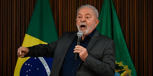 Brazil's President Luiz Inacio Lula da Silva speaks during a meeting with Governors at Planalto Palace in Brasilia, on January 9, 2023, a day after supporters of Brazil's far-right ex-president Jair Bolsonaro invaded the Congress, presidential palace, and Supreme Court. - Brazilian security forces locked down the area around Congress, the presidential palace and the Supreme Court Monday, a day after supporters of ex-president Jair Bolsonaro stormed the seat of power in riots that triggered an international outcry. Hardline Bolsonaro supporters have been protesting outside army bases calling for a military intervention to stop Lula from taking power since his election win.