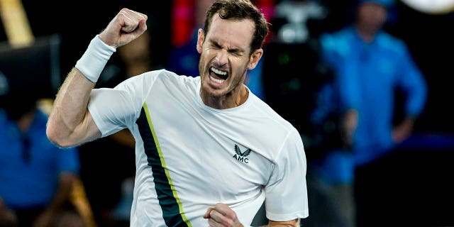 Andy Murray celebrates his victory in the first round of the Australian Open on January 17, 2023 in Melbourne.