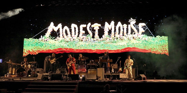 Modest Mouse surgió en 1993. Jeremiah Green era el baterista de la banda y también miembro fundador.