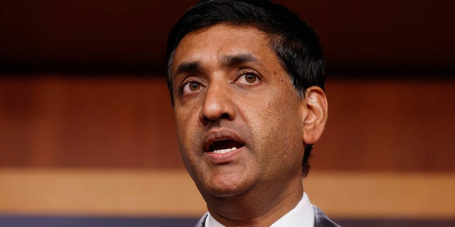 Rep. Ro Khanna called for a bipartisan look into President Biden's mishandling of classified documents on Jan. 23.