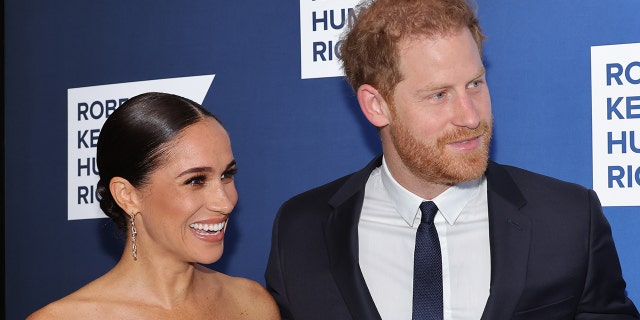 Royal insider says Meghan Markle is a great actress because she was able to convince Prince Harry of so much.