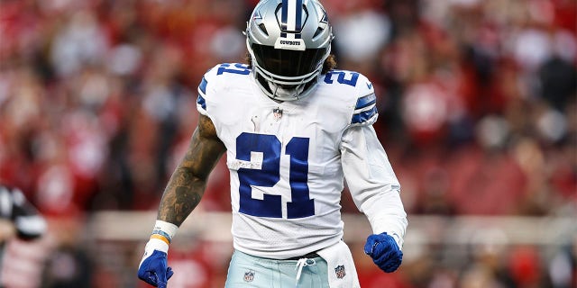 Ezekiel Elliott de los Dallas Cowboys durante un partido de playoffs de la Ronda Divisional de la NFL contra los San Francisco 49ers en el Levi's Stadium el 22 de enero de 2023 en Santa Clara, California. 