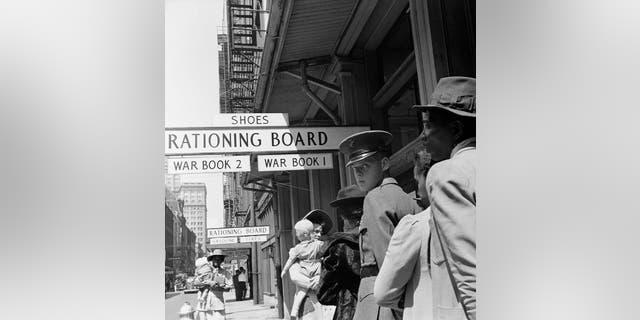 A line at a New Orleans, Louisiana, rationing board. March 1943. American homemakers revolted in 1943 when the government began to ration sliced bread. Just 15 years earlier, sliced bread hadn't existed.