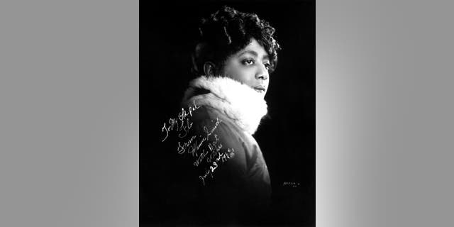 Photo of Mamie Smith — posed studio portrait. She recorded the first blues song, "Crazy Blues," in 1920. Date unknown.
