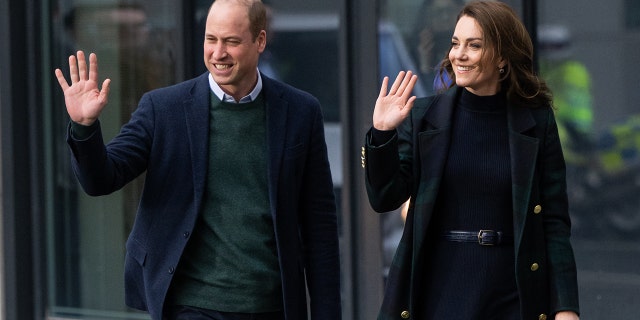 De Prënz William, de Prënz vu Wales, an d'Catherine, Prinzessin vu Wales, wärend hirem Besuch am Royal Liverpool University Hospital den 13. Januar 2023 zu Liverpool, England. 