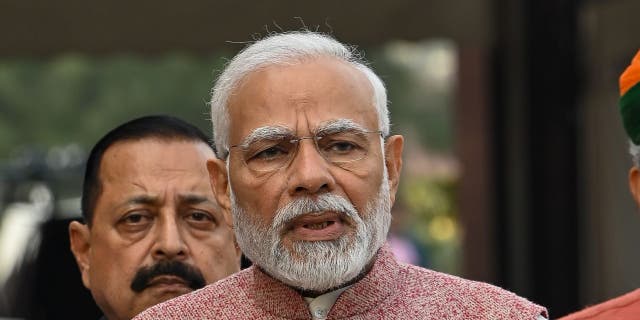 Narendra Modi, Indien Premier Minister, adresséiert d'Medien am Parlament Haus zu New Delhi, Indien.
