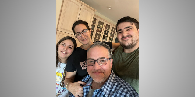 Fox Senior VP of News Politics Alan Komissaroff Dead At 47 3 fox senior vp of news politics alan komissaroff dead at 47 The Komissaroff Family Left to right: Olivia, Rachael, Alan and Ben.