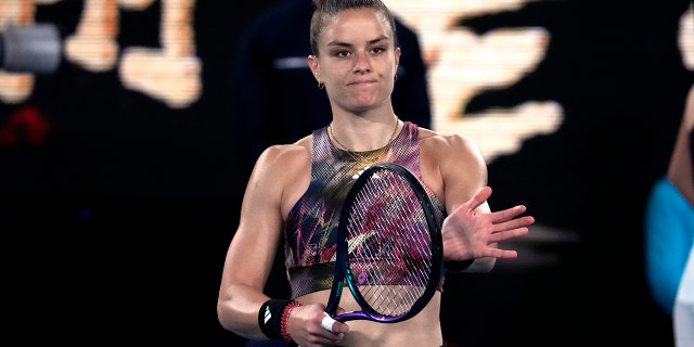 Maria Sakkari reageert na het verslaan van Diana Shnaider op de Australian Open in Melbourne, woensdag 18 januari 2023.
