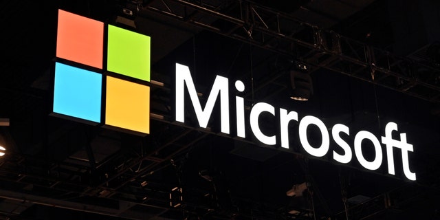 2023년 1월 6일 라스베이거스 라스베이거스 컨벤션 센터에서 열린 CES 2023에서 Microsoft 기업 부스 사이니지가 표시됩니다. 