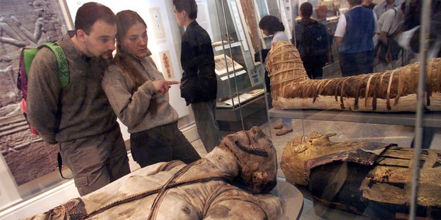 Τα μουσεία του Ηνωμένου Βασιλείου ντρέπονται που χρησιμοποιούν τη λέξη «μούμια» για να περιγράψουν αρχαίες αιγυπτιακές αρχαιότητες: είναι «ανθρωπισμός»