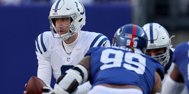 Nick Foles of the Indianapolis Colts takes center against the New York Giants at MetLife Stadium on January 1, 2023 in East Rutherford, New Jersey.