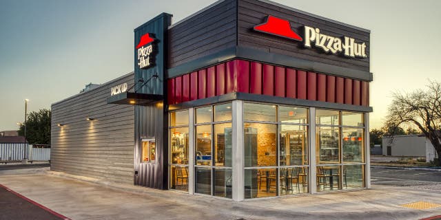 Pizza Hut store