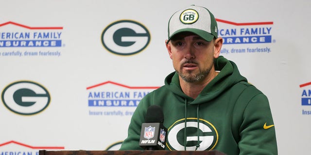 El entrenador en jefe de los Green Bay Packers, Matt LaFleur, habla después de un partido en el Highmark Stadium el 30 de octubre de 2022, en Orchard Park, NY