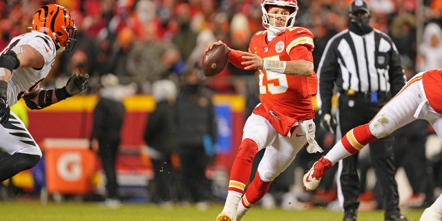 Chiefs’ do-over play in 4th quarter of AFC Championship enrages NFL followers Chiefs’ do-over play in 4th quarter of AFC Championship enrages NFL followers