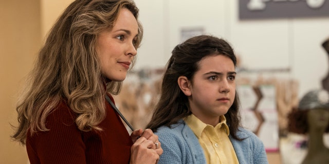 Movie still of Rachel McAdams and Abby Ryder Fortson from"Are You There God? It's Me, Margaret"