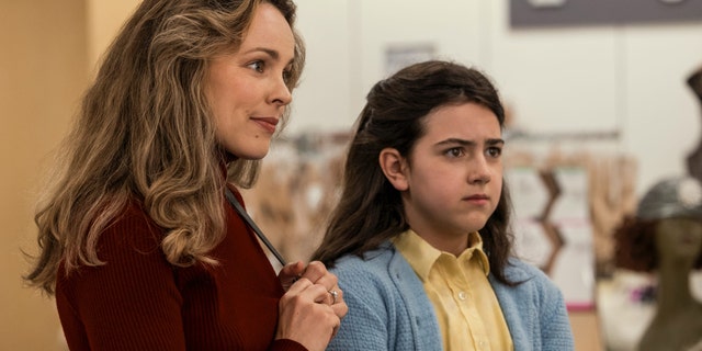 Movie still of Rachel McAdams and Abby Ryder Fortson from"Are You There God? It's Me, Margaret"