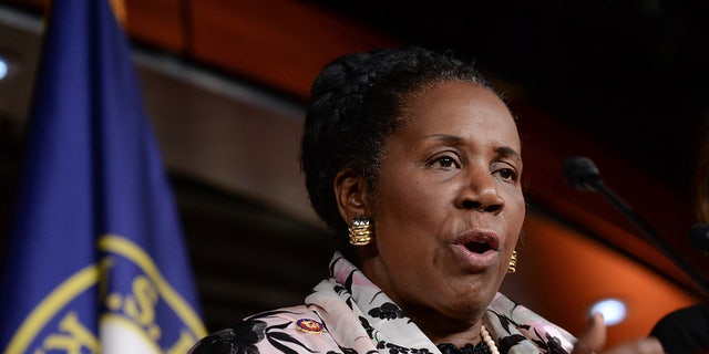 U.S. Rep Sheila Jackson Lee (D-TX) speaks in a news conference to discuss the House Judiciary Committee's oversight agenda following the Mueller Hearing in Washington, U.S. July 26, 2019. (REUTERS/Erin Scott)