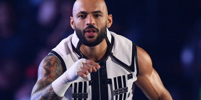 Ricochet durante Money in the Bank en Dickies Arena el 18 de julio de 2021 en Fort Worth, Texas.