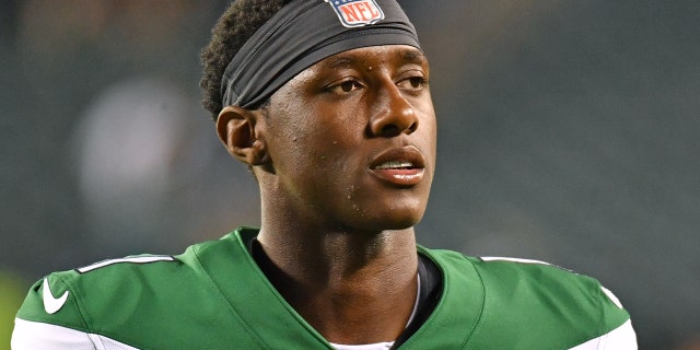 Aug 12, 2022; Philadelphia, Pennsylvania, USA; New York Jets cornerback Sauce Gardner (1) against the Philadelphia Eagles at Lincoln Financial Field.