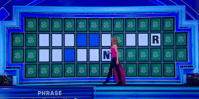 Vanna White has worn more than 7,000 outfits on "Wheel of Fortune," but it's her latest look that has viewers at odds.